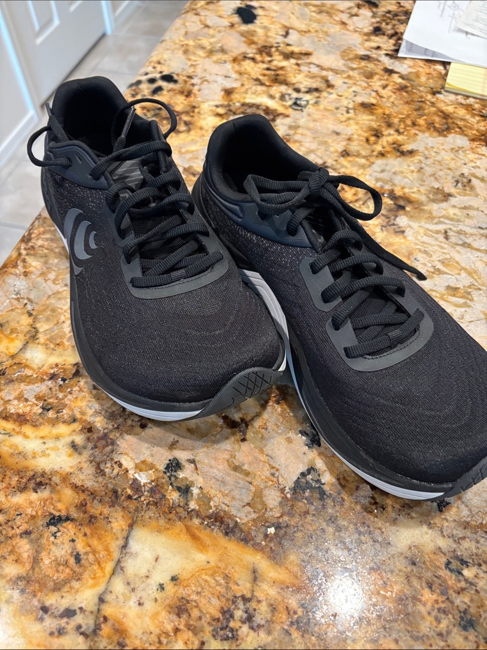 TOPO Phantom 4 running shoes